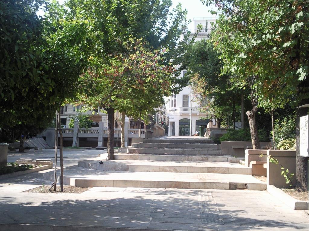 Hidesign Athens Tube Luxury Apt In Kolonaki Exterior foto
